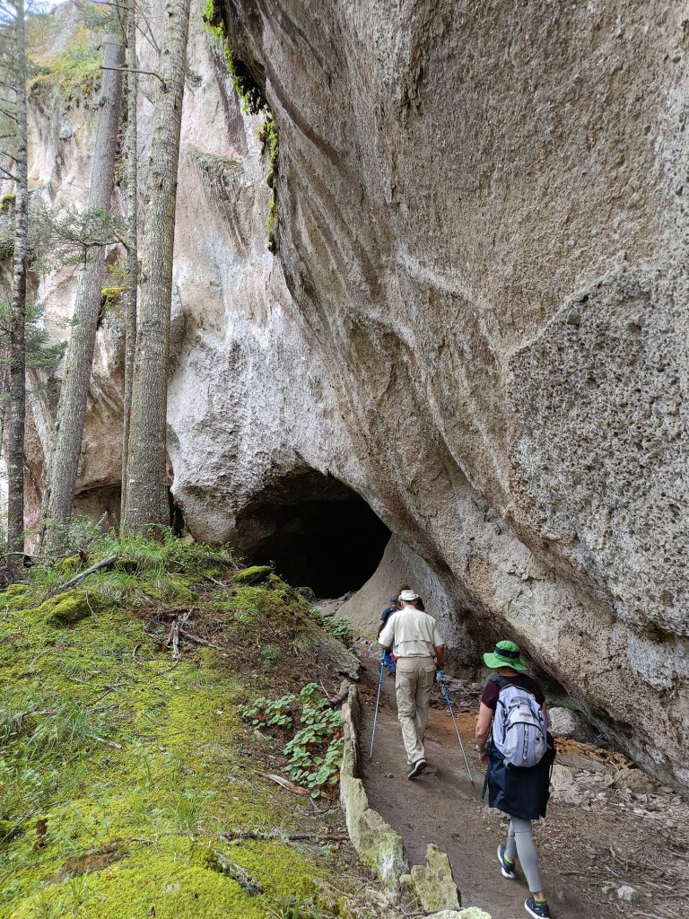 Cueva Iglesia Trek